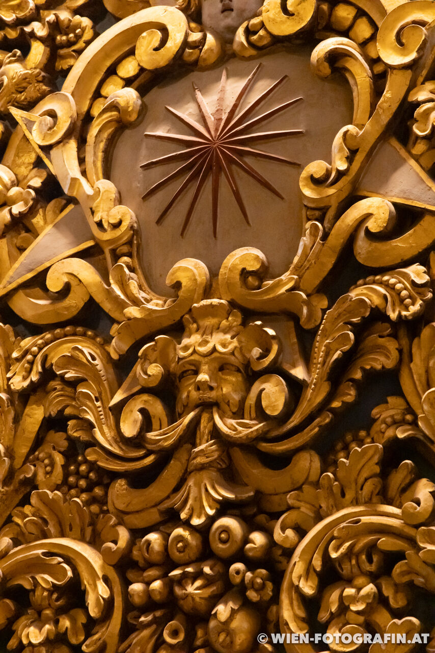 Detail der Wandverzierungen