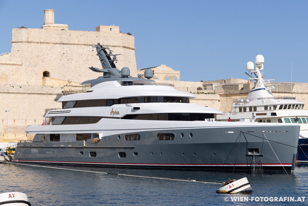 Yacht Aviva
