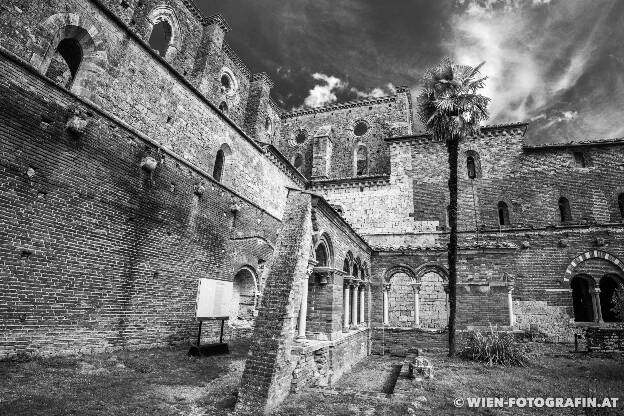 Kreuzgang der Kathedrale von S. Galgano