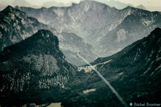 Blick vom Schafberg Richtung Wolfgangsee. Drei Flugzeuge der 