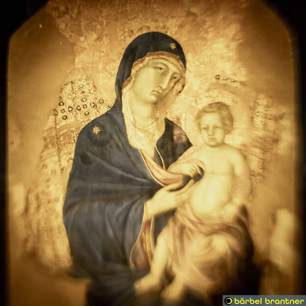 Madonna mit Kind in einer Seitenkapelle