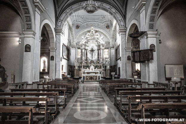 Innenraum der Kathedrale von Pitigliano