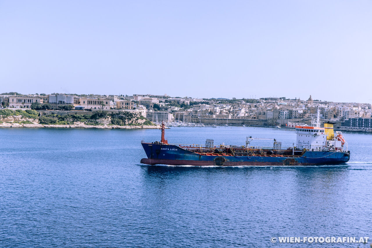 Die Santa Lucia läuft aus