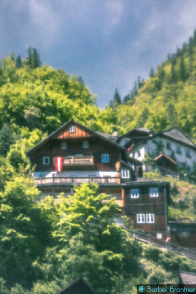 Der Ort Hallstatt liegt an einem steilen Berghang