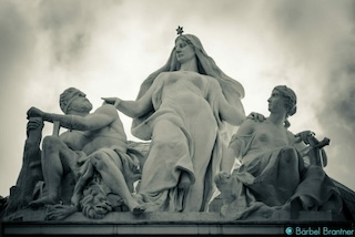 Die FigurenGerechtikeit, Weisheit und Stärke über dem Michaeler Tor in der Hofburg