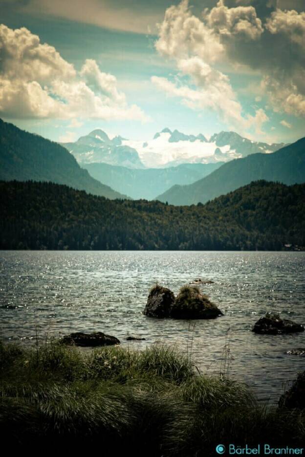 Mit dem Tele herangeholt: der Dachstein, der höchste Berg der Steiermark und Oberösterreichs.